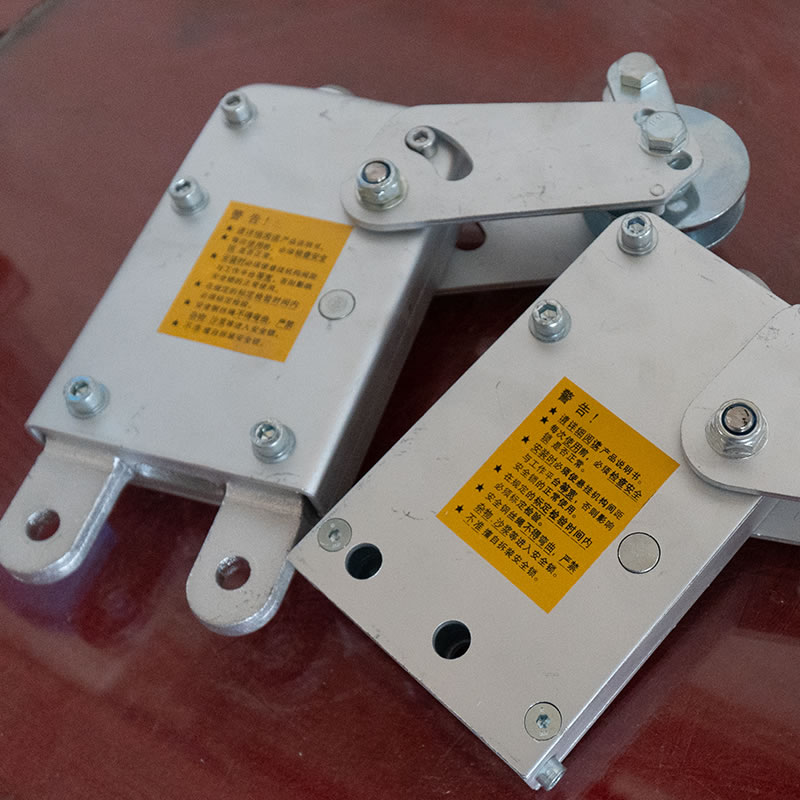 सस्पेंशन प्लेटफार्म एंटी टिल्ट सेफ्टी लॉक