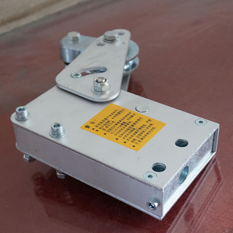 सस्पेंशन प्लेटफार्म एंटी टिल्ट सेफ्टी लॉक